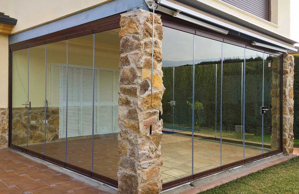 Cortinas de cristal instaladas